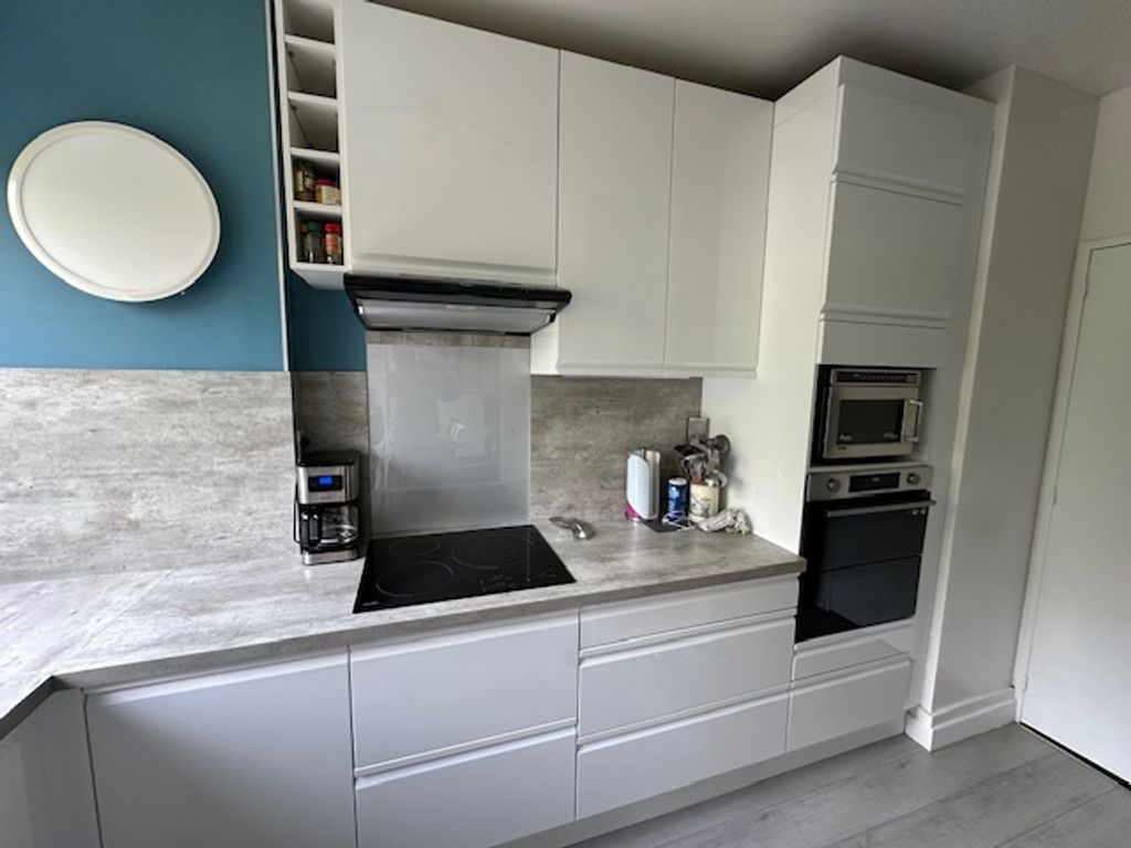 Achat appartement à vendre 6 pièces 119 m² - Vaux-le-Pénil