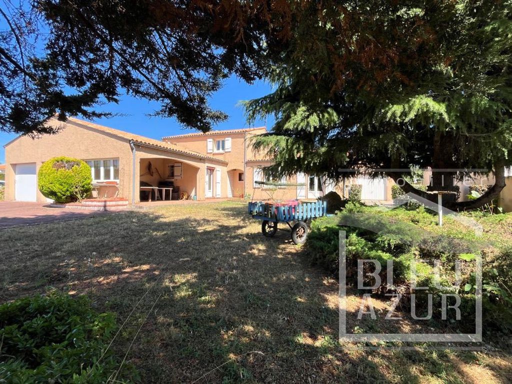 Achat maison à vendre 3 chambres 179 m² - Luçon