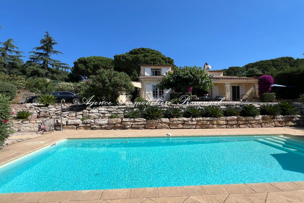 Achat maison à vendre 4 chambres 140 m² - Sainte-Maxime