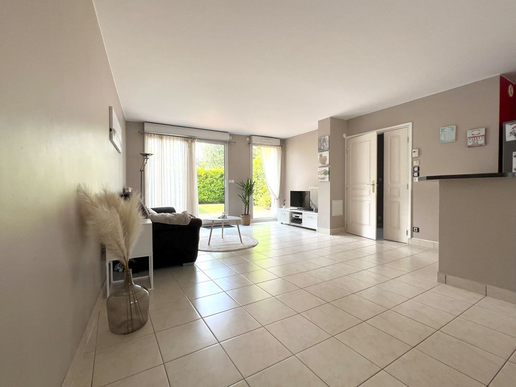 Achat maison à vendre 4 chambres 130 m² - Ferrières-en-Brie