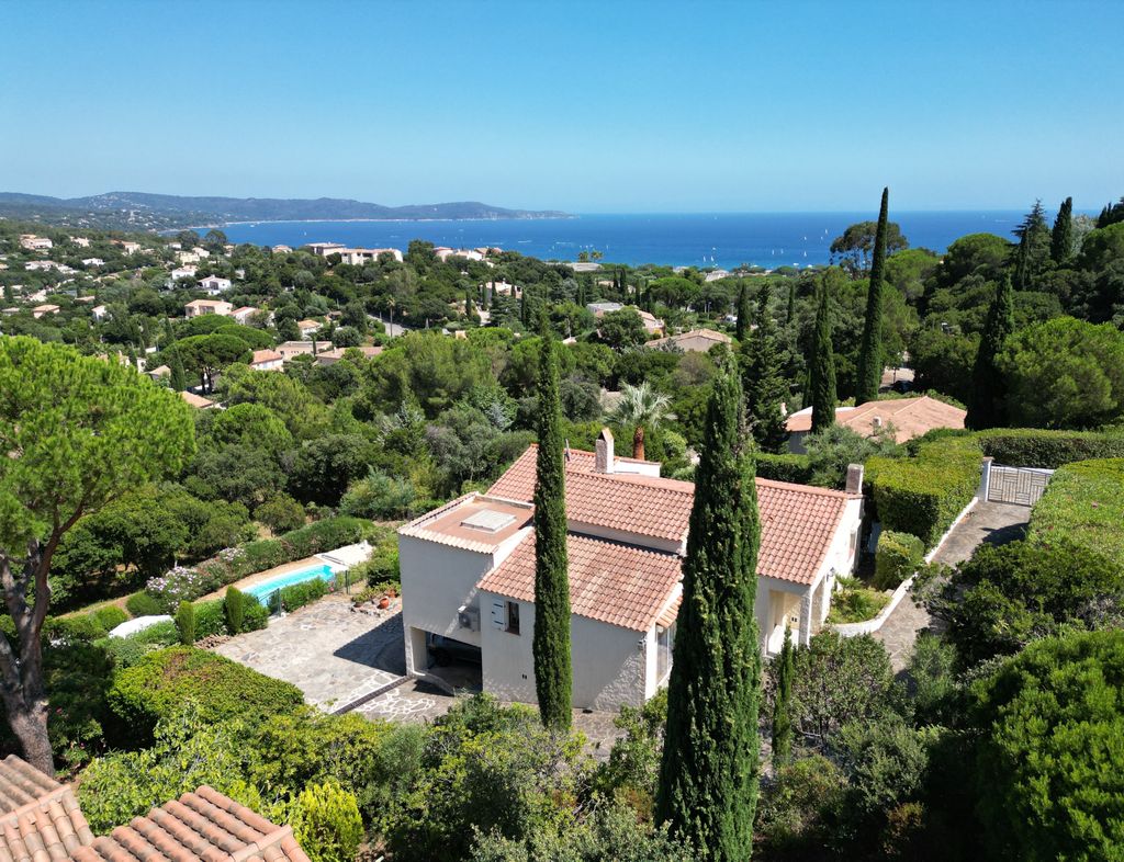 Achat maison à vendre 4 chambres 152 m² - Cavalaire-sur-Mer