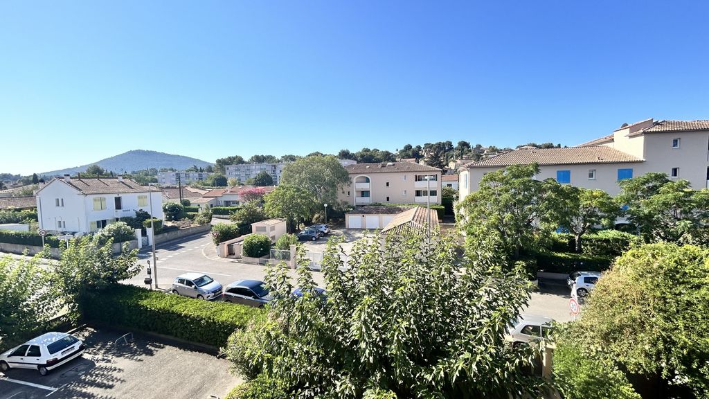 Achat appartement à vendre 4 pièces 75 m² - Le Pradet