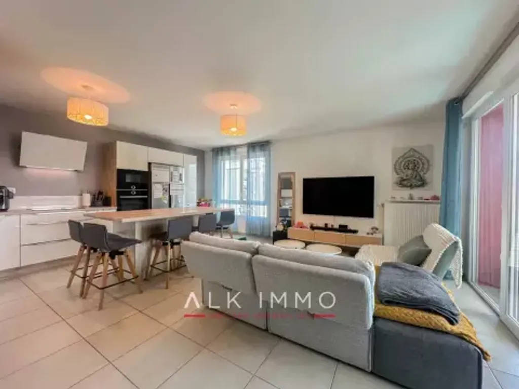 Achat appartement à vendre 3 pièces 72 m² - Annecy