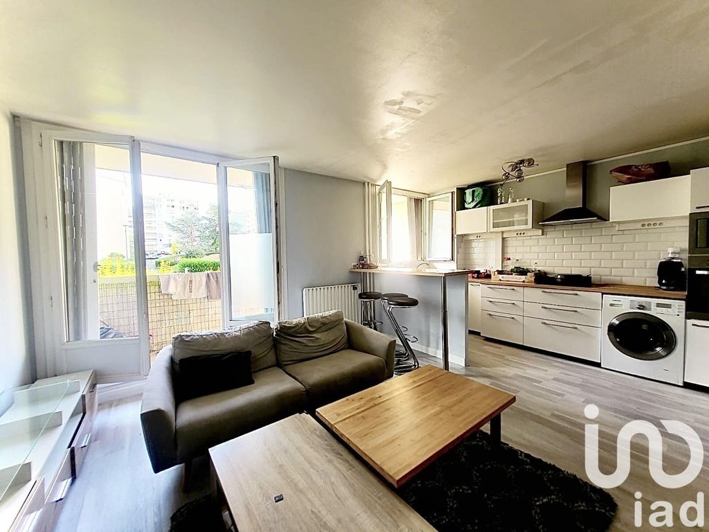 Achat appartement à vendre 2 pièces 49 m² - Chilly-Mazarin