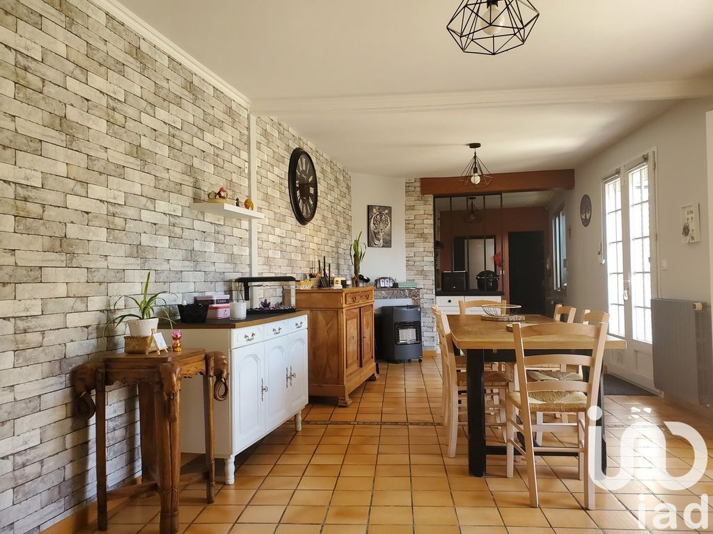 Achat maison à vendre 3 chambres 170 m² - La Châtaigneraie