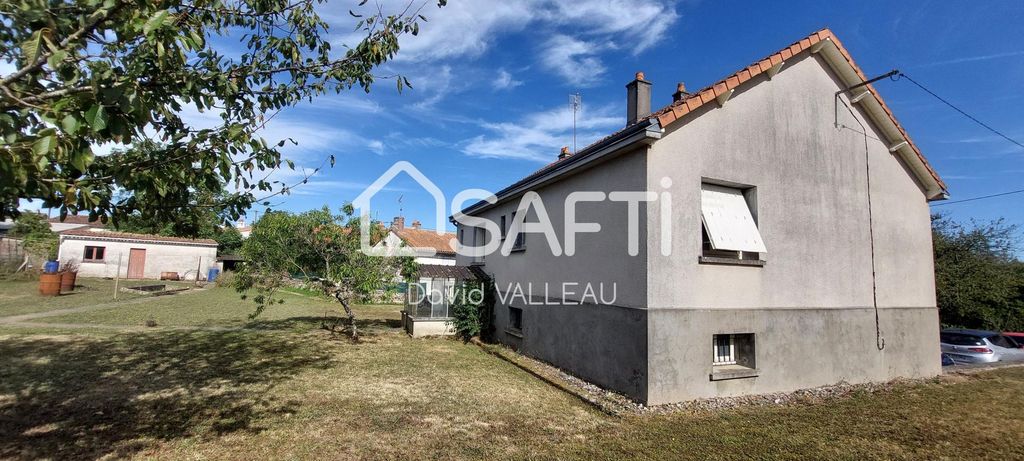 Achat maison à vendre 3 chambres 82 m² - Lussac-les-Châteaux