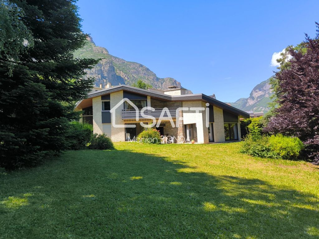 Achat maison à vendre 4 chambres 205 m² - Saint-Jean-de-Maurienne