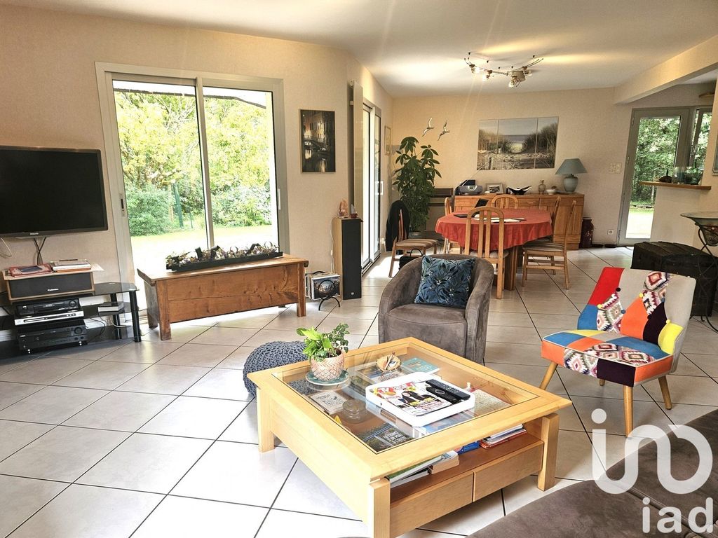 Achat maison à vendre 6 chambres 189 m² - Bruz