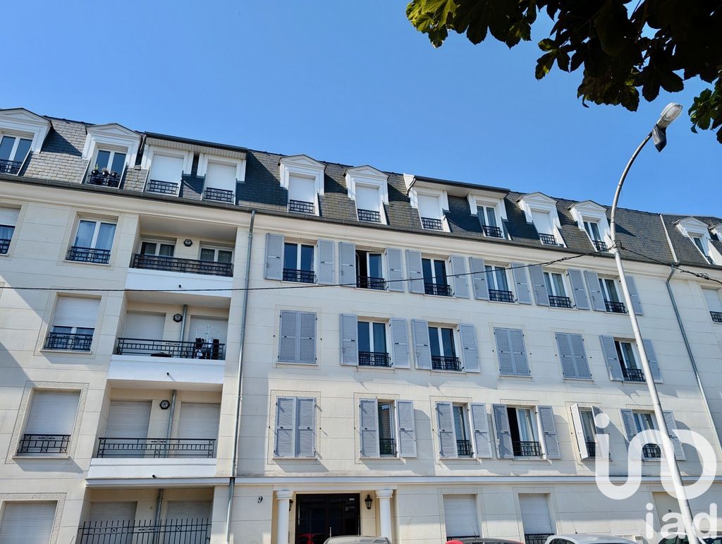 Achat appartement à vendre 2 pièces 39 m² - Saint-Cyr-l'École