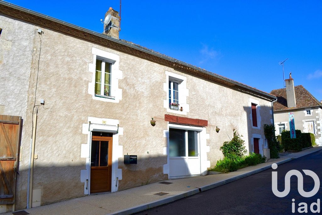 Achat maison à vendre 2 chambres 70 m² - Brigueil-le-Chantre