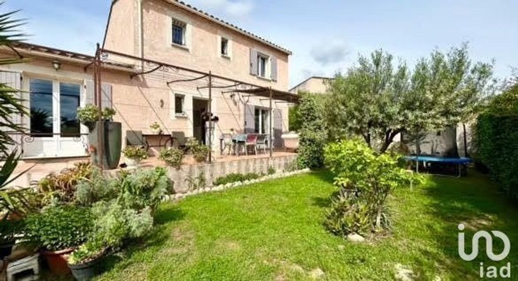 Achat maison à vendre 4 chambres 138 m² - Saint-Rémy-de-Provence