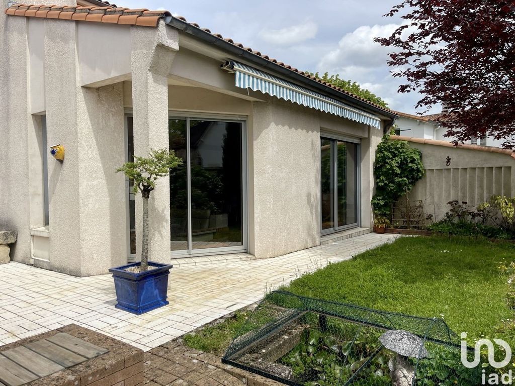 Achat maison à vendre 5 chambres 205 m² - Niort