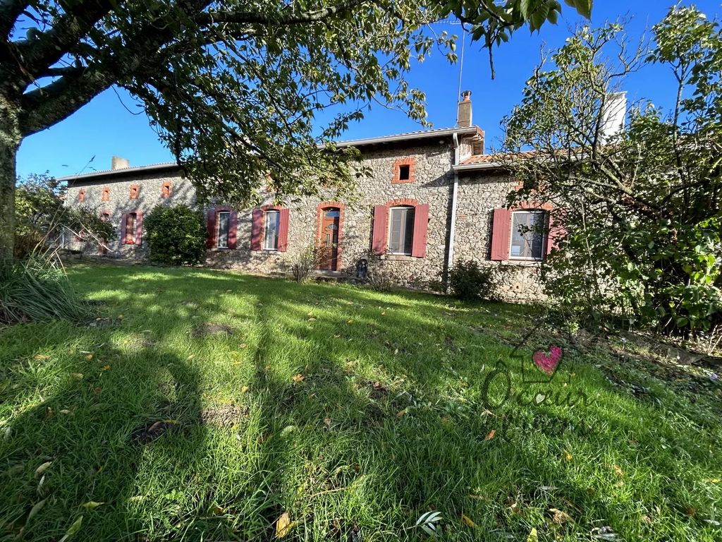 Achat maison à vendre 2 chambres 96 m² - Nuaillé