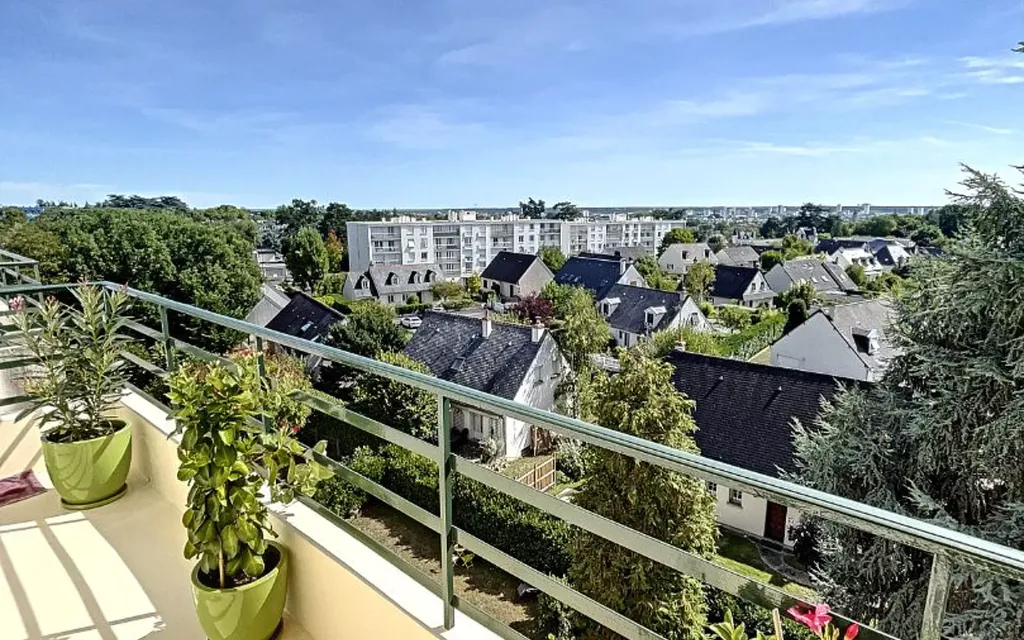 Achat appartement à vendre 3 pièces 83 m² - Saint-Cyr-sur-Loire