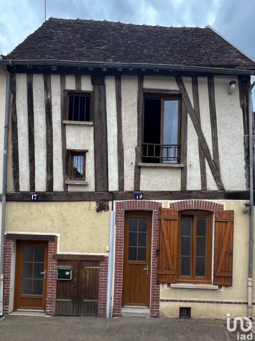 Achat maison à vendre 1 chambre 60 m² - Villeneuve-sur-Yonne