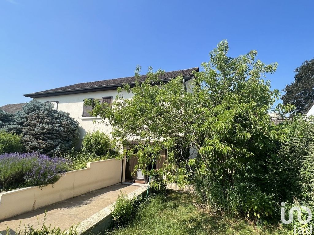 Achat maison à vendre 3 chambres 95 m² - Villeneuve-sur-Yonne