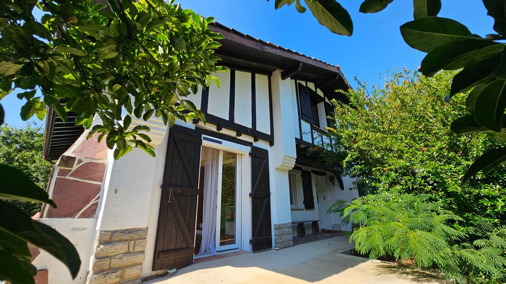 Achat maison à vendre 4 chambres 146 m² - Anglet