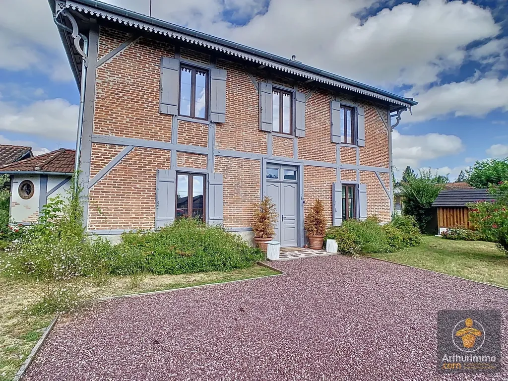 Achat maison à vendre 2 chambres 207 m² - Mézos