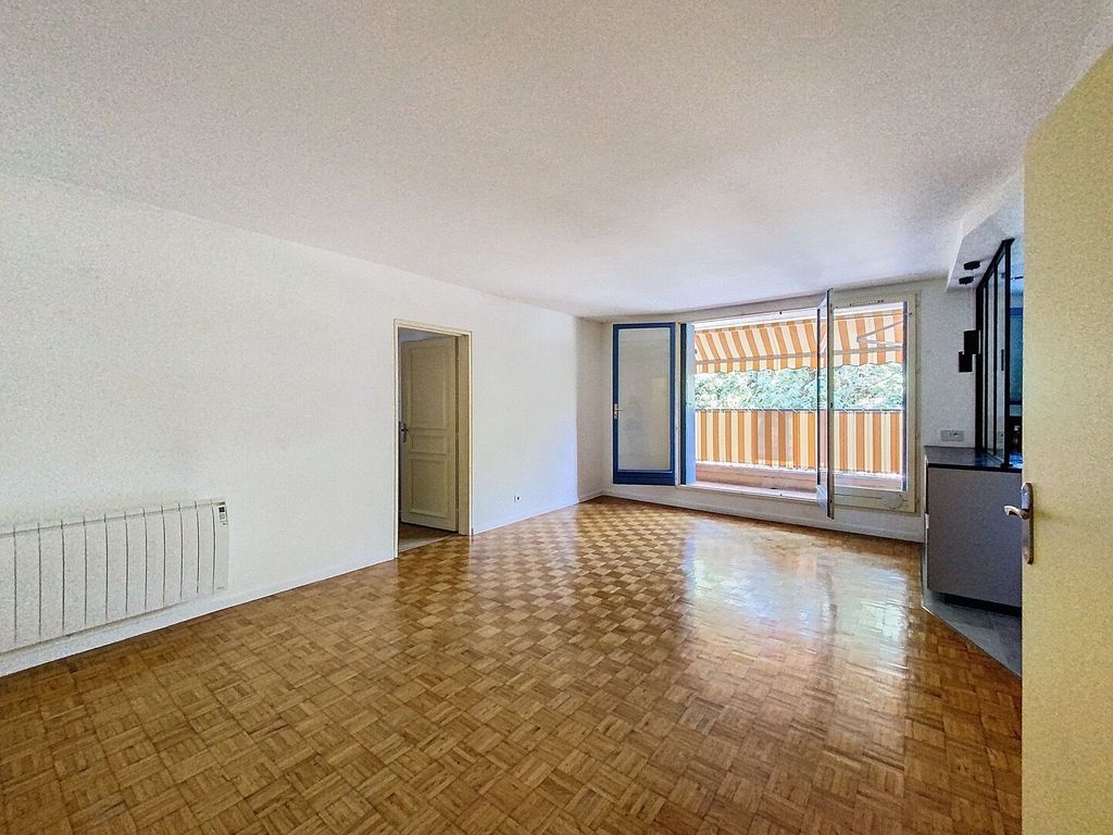 Achat appartement à vendre 4 pièces 79 m² - Le Tholonet