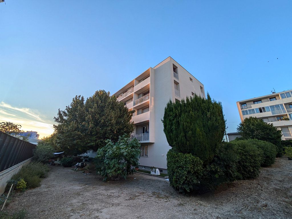 Achat appartement à vendre 4 pièces 70 m² - Marseille 4ème arrondissement