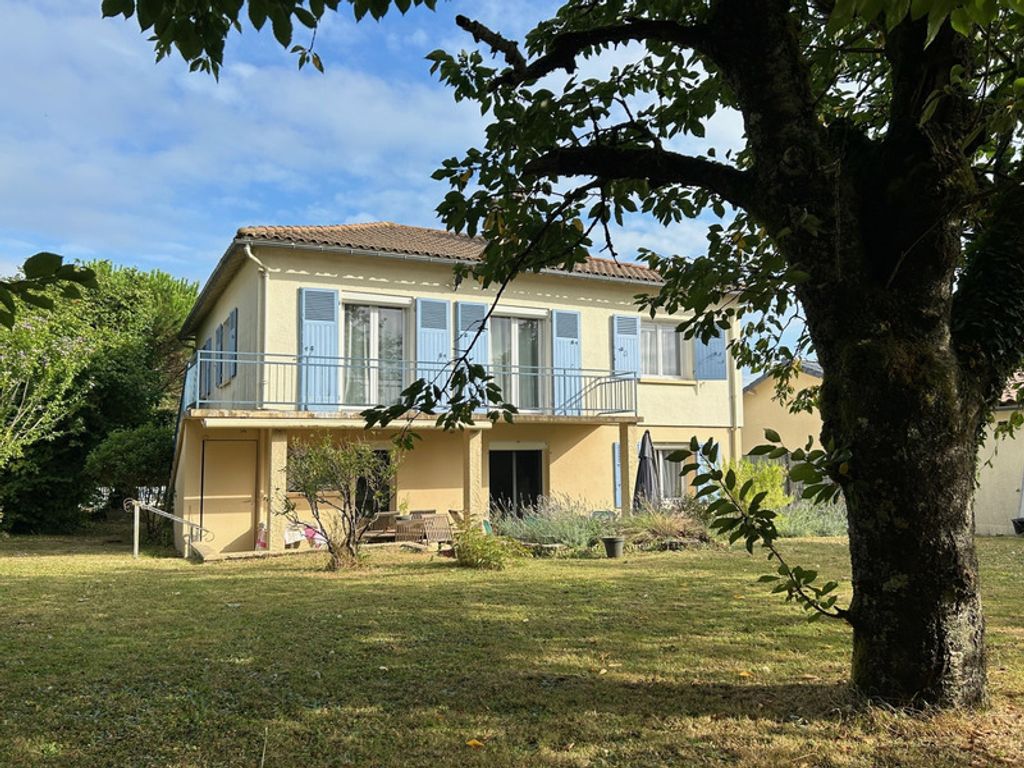 Achat maison à vendre 4 chambres 182 m² - Saint-Maixent-l'École