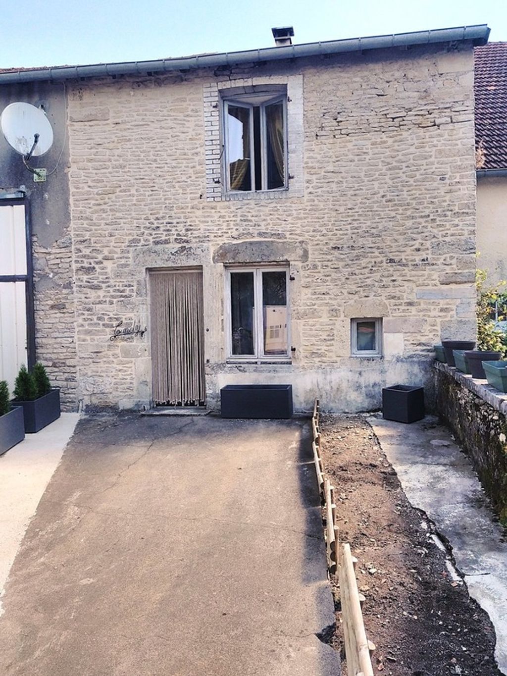 Achat maison à vendre 3 chambres 129 m² - Lavigney