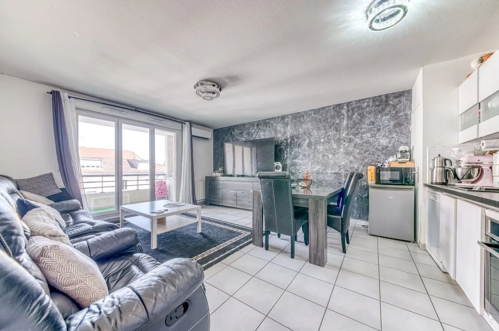 Achat appartement à vendre 3 pièces 62 m² - Saint-Fons