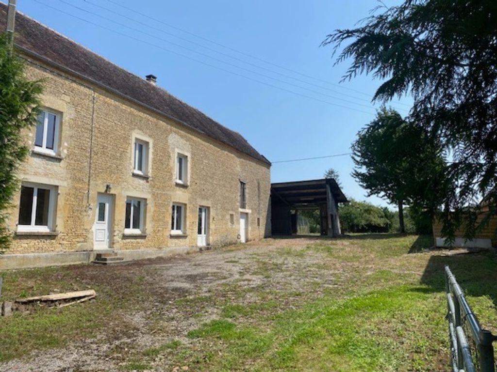 Achat maison à vendre 4 chambres 100 m² - Neauphe-sur-Dive