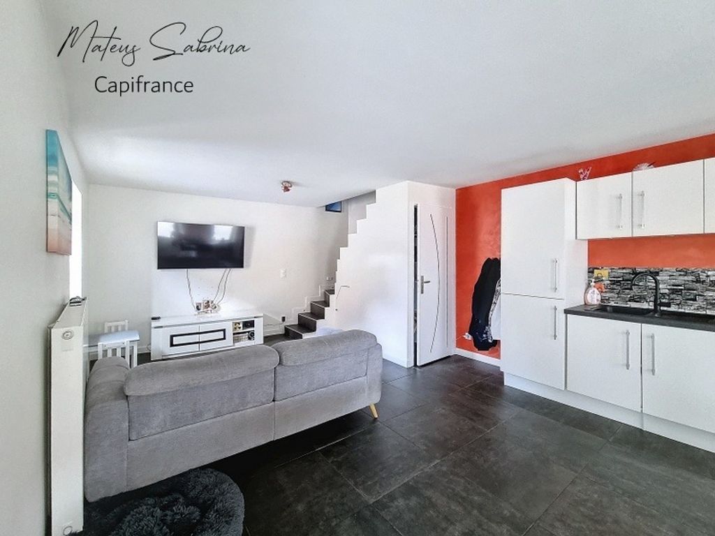 Achat maison à vendre 2 chambres 69 m² - Bonne