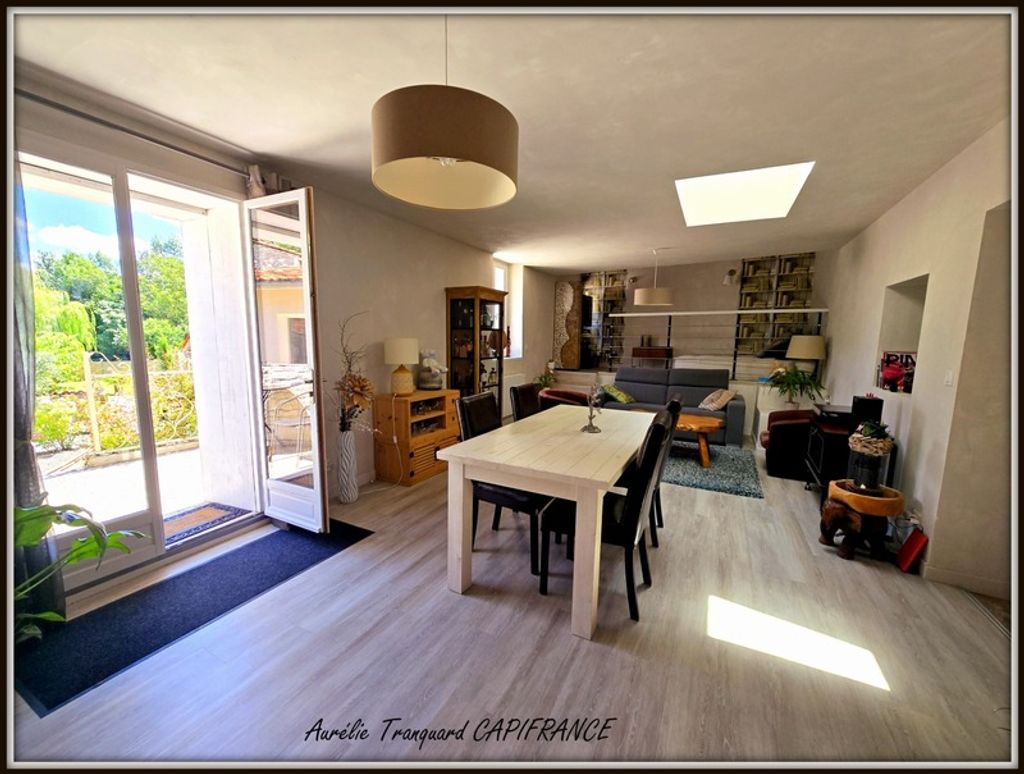 Achat maison à vendre 4 chambres 185 m² - Saint-Jean-d'Angély