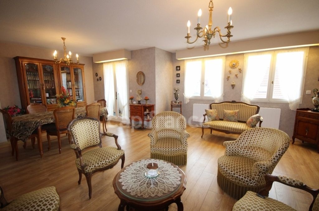 Achat appartement à vendre 6 pièces 164 m² - Montluçon