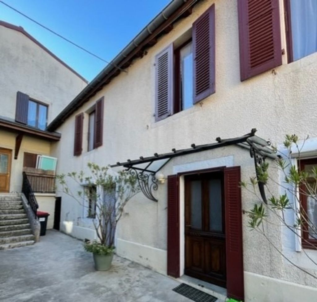 Achat maison à vendre 2 chambres 89 m² - Oyonnax