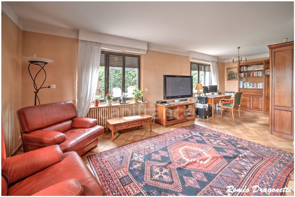 Achat maison à vendre 3 chambres 133 m² - Gex