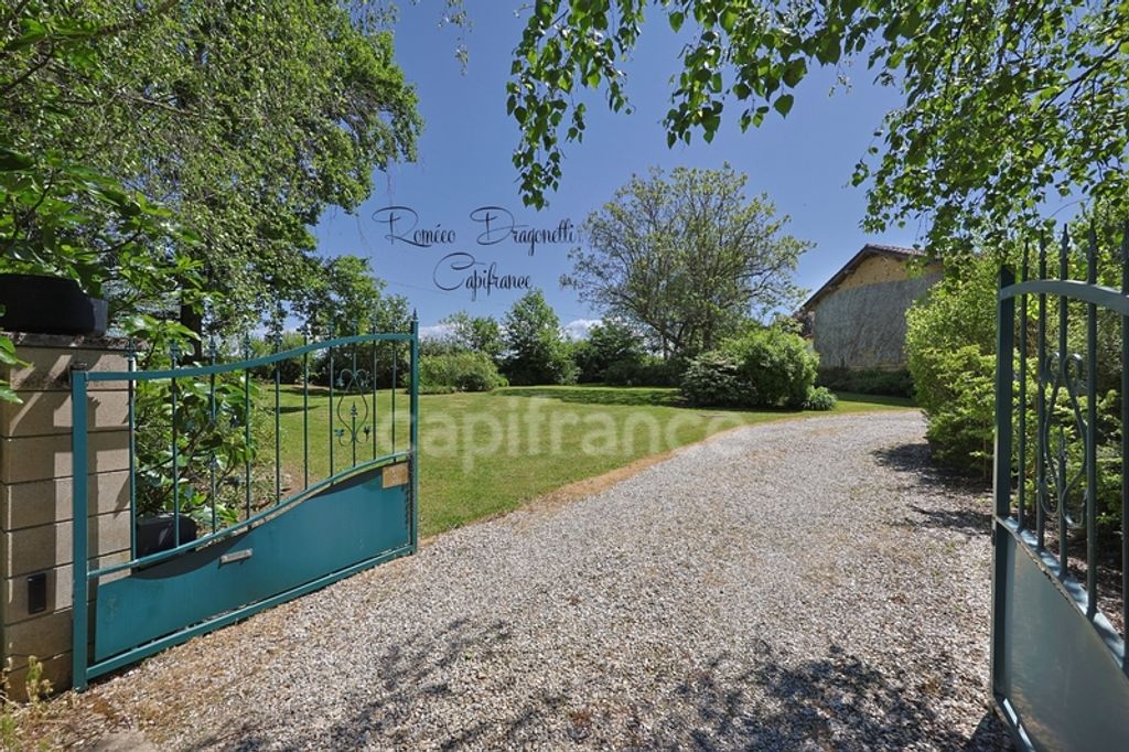 Achat maison à vendre 4 chambres 237 m² - Dompierre-sur-Veyle