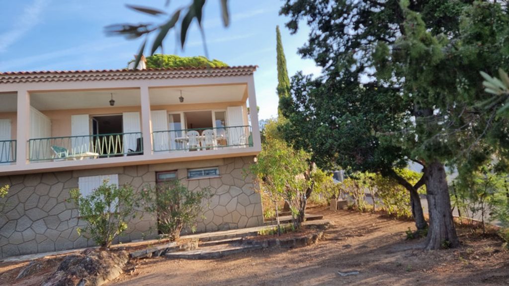 Achat maison à vendre 4 chambres 115 m² - Sainte-Maxime