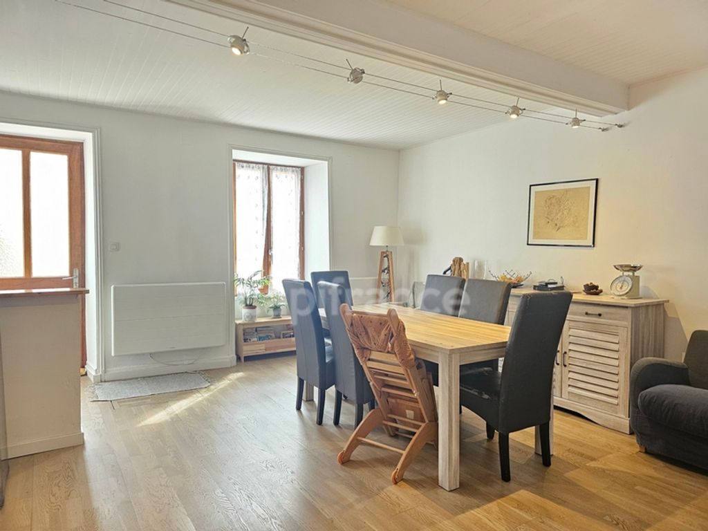 Achat maison à vendre 3 chambres 101 m² - Panissières