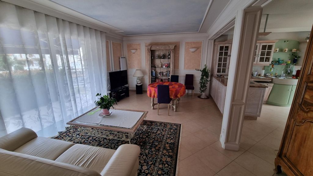 Achat maison à vendre 6 chambres 165 m² - Cusset