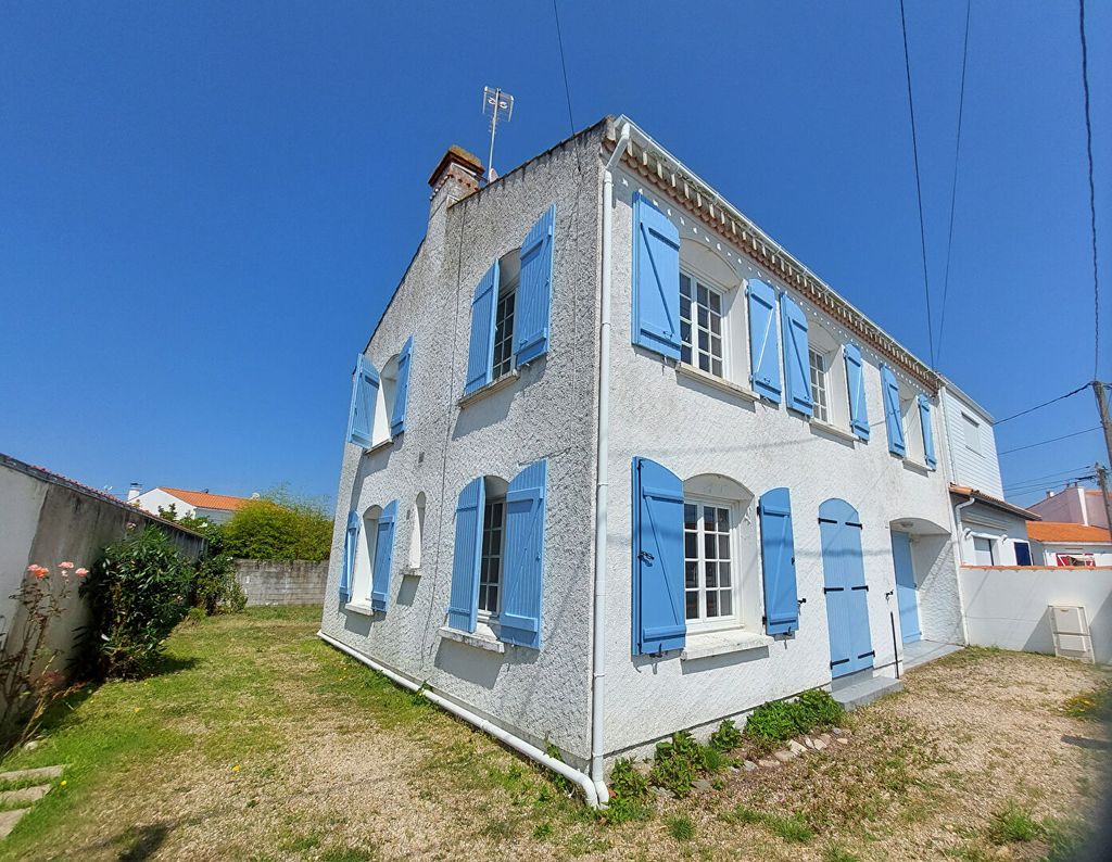 Achat maison à vendre 4 chambres 131 m² - Saint-Gilles-Croix-de-Vie