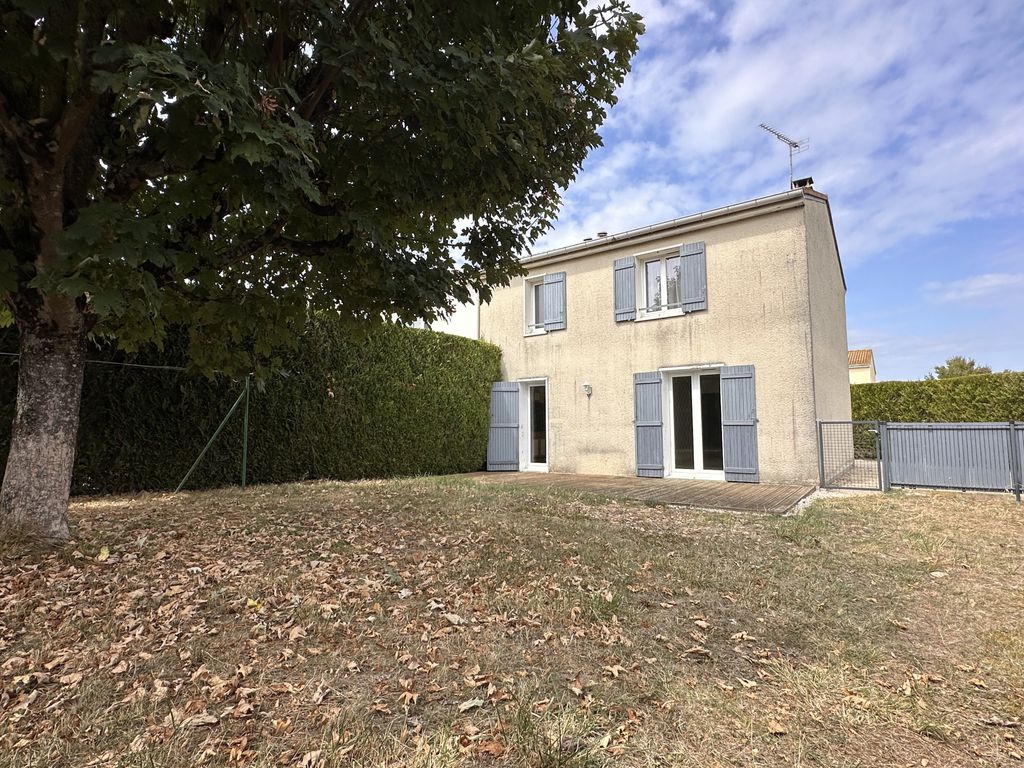 Achat maison à vendre 3 chambres 92 m² - Saint-Georges-lès-Baillargeaux