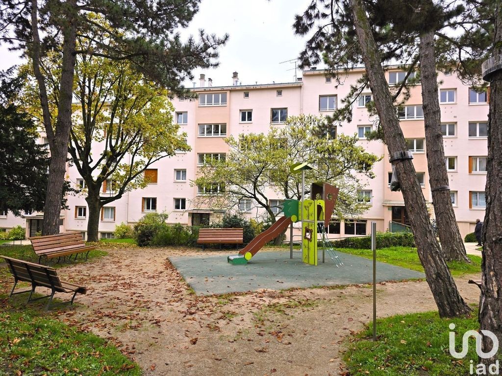 Achat appartement à vendre 4 pièces 79 m² - Suresnes