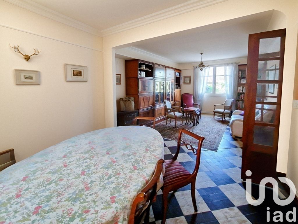 Achat maison à vendre 5 chambres 201 m² - Suresnes