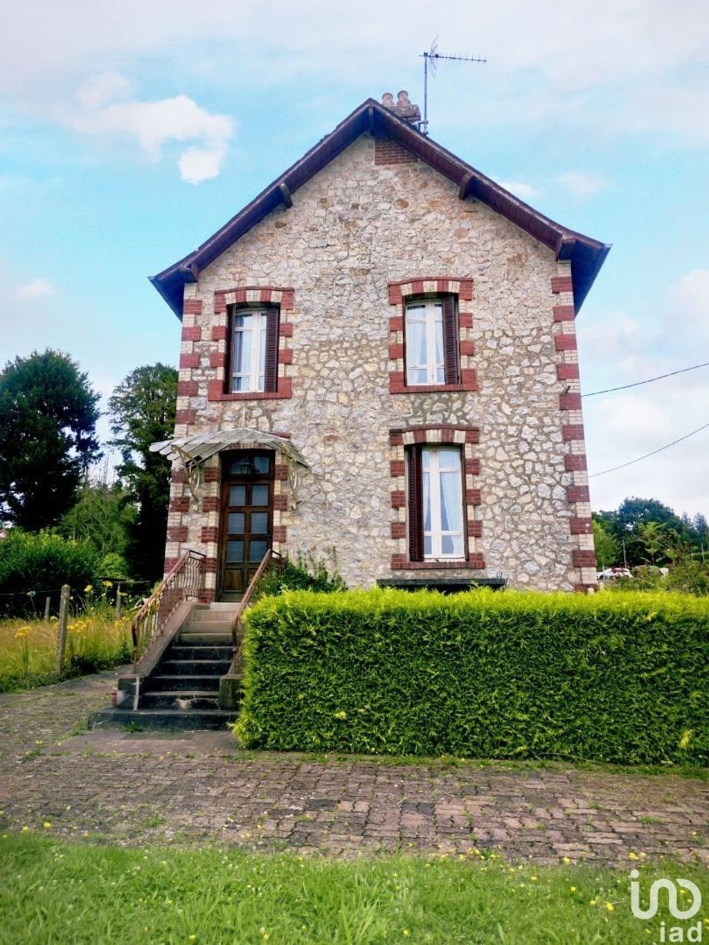 Achat maison à vendre 3 chambres 144 m² - Bagnoles-de-l'Orne-Normandie