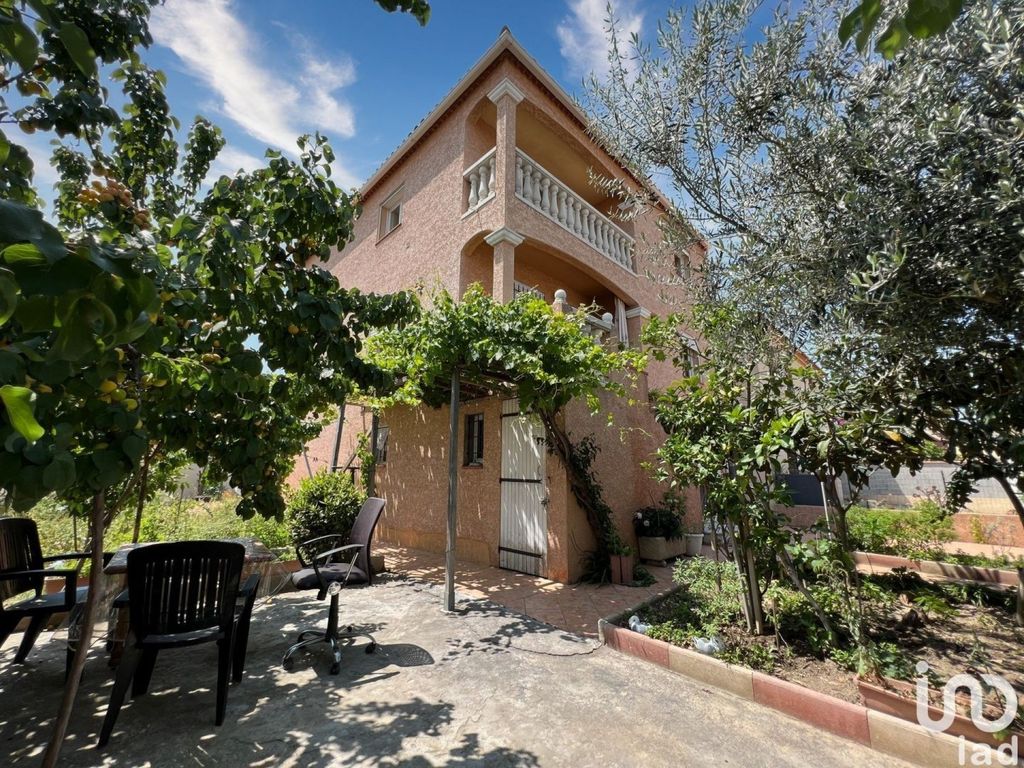 Achat maison à vendre 5 chambres 215 m² - Perpignan