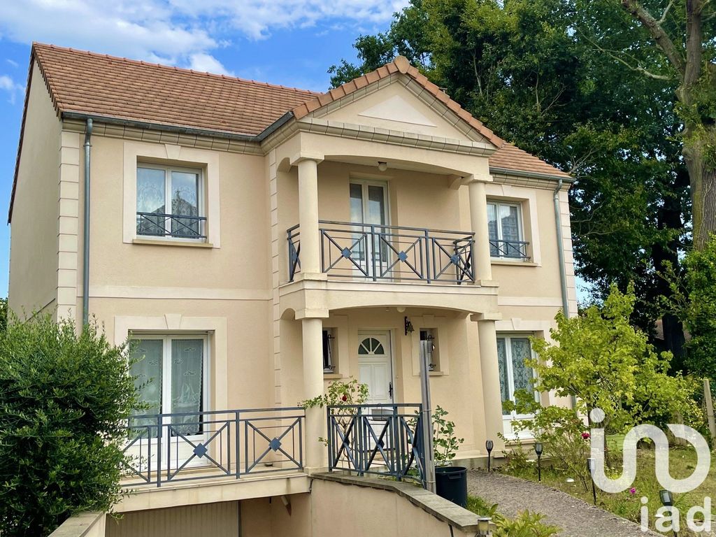 Achat maison à vendre 4 chambres 124 m² - Sainte-Geneviève-des-Bois