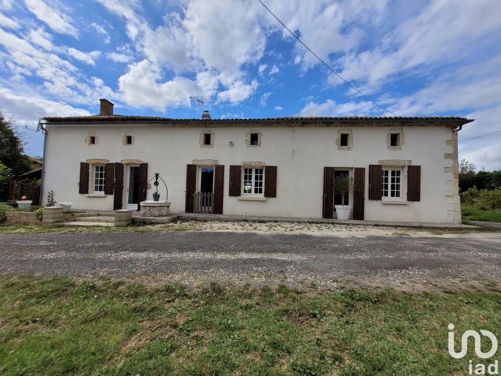 Achat maison à vendre 5 chambres 236 m² - Saint-Bonnet-sur-Gironde