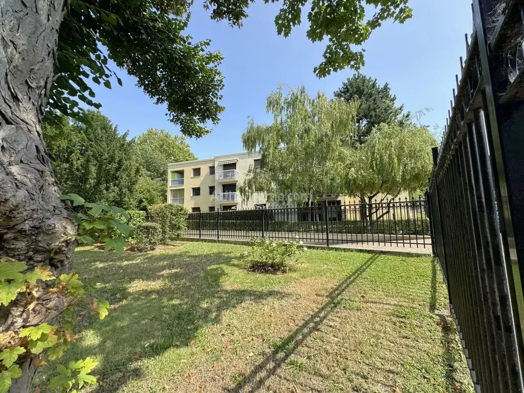 Achat appartement à vendre 3 pièces 72 m² - Livry-Gargan