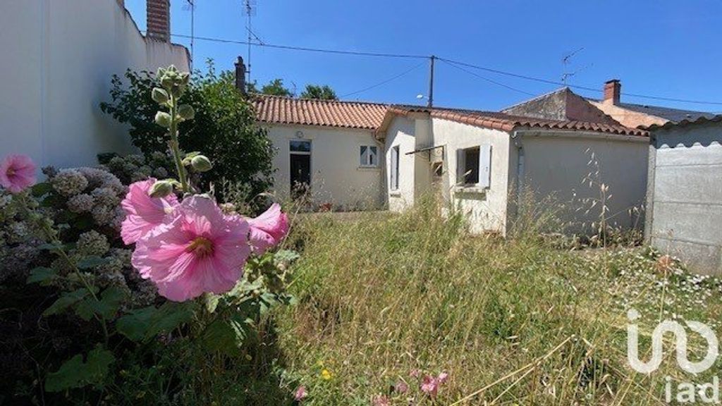 Achat maison à vendre 2 chambres 70 m² - Luçon