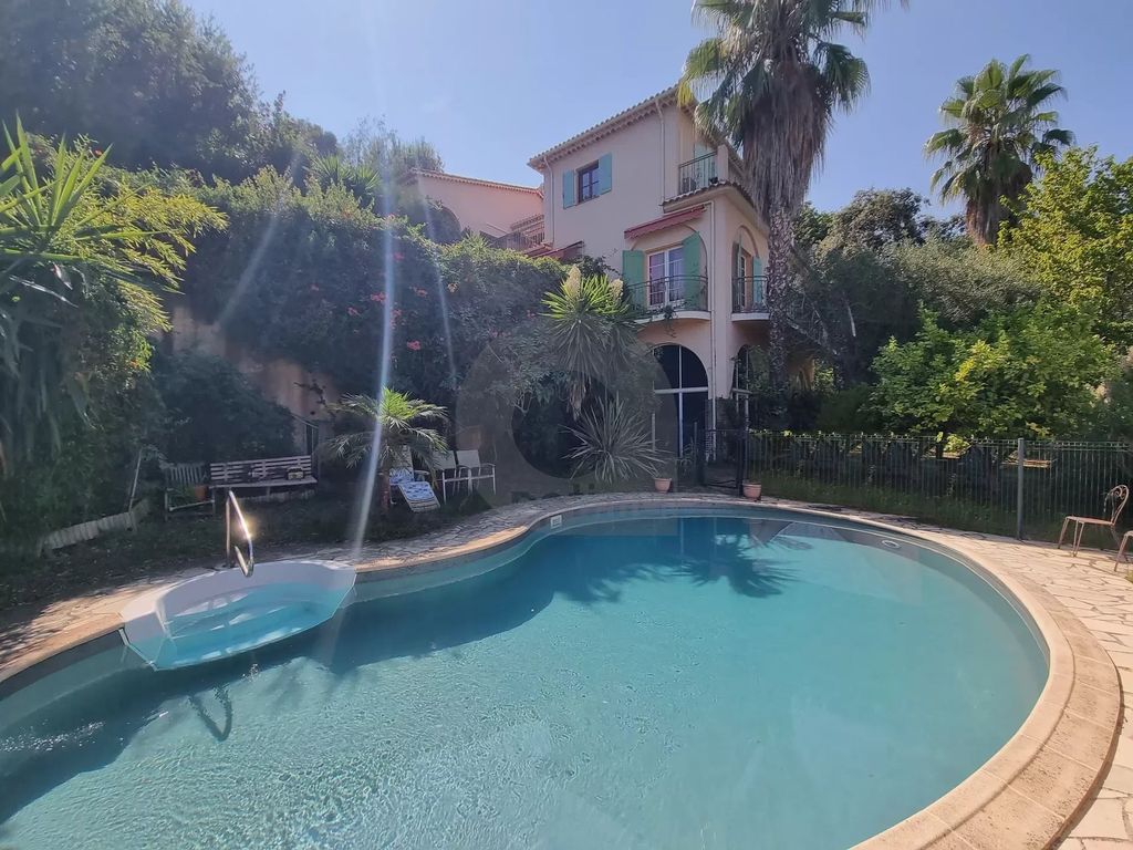 Achat maison à vendre 5 chambres 323 m² - Menton