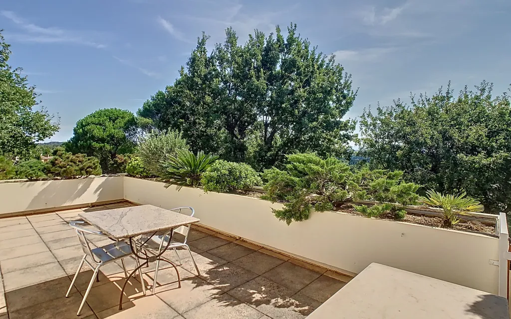 Achat appartement à vendre 4 pièces 91 m² - Villeneuve-lès-Avignon