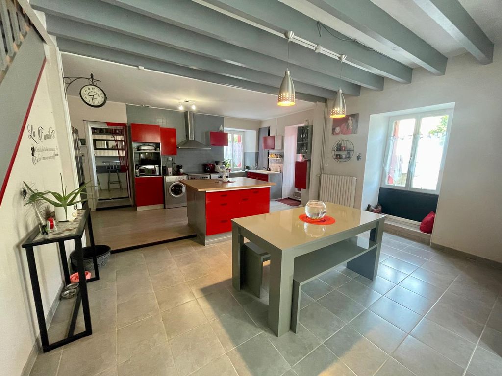 Achat maison à vendre 3 chambres 219 m² - Cherveux